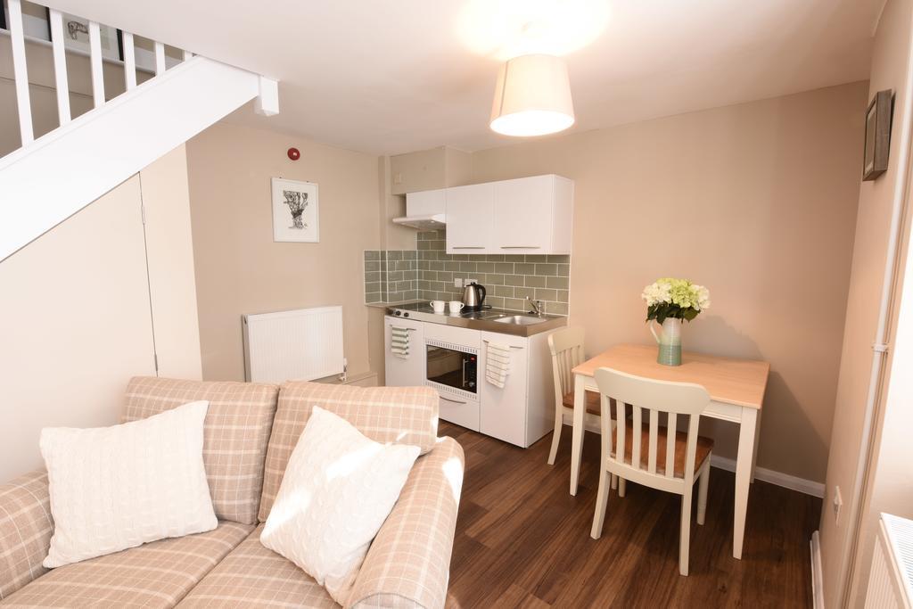 Woodstock Suites Charlton  Bagian luar foto