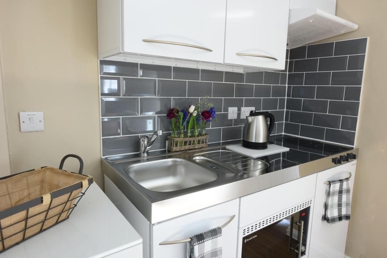 Woodstock Suites Charlton  Bagian luar foto